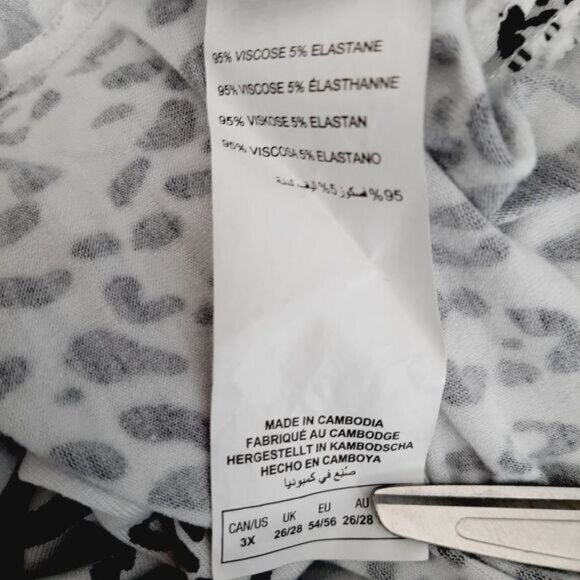 PENNINGTONS | Activezone Hi-Low Hem Crew Neck Tunic Top Leopard Pattern B&W 3X - Picture 11 of 11